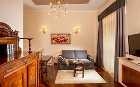 Largo Argentina Apartment - A room in rome